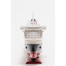 Old Modern Queen Mary II L C028