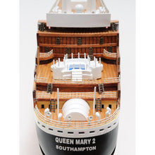 Old Modern Queen Mary II L C028