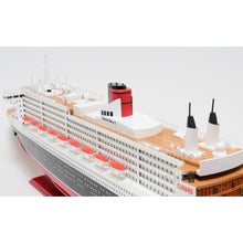 Old Modern Queen Mary II L C028