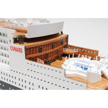 Old Modern Queen Mary II L C028