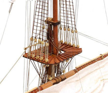SANTISIMA TRINIDAD CROSS SECTION (OCCRE 1:90) OC16800 Model Kit