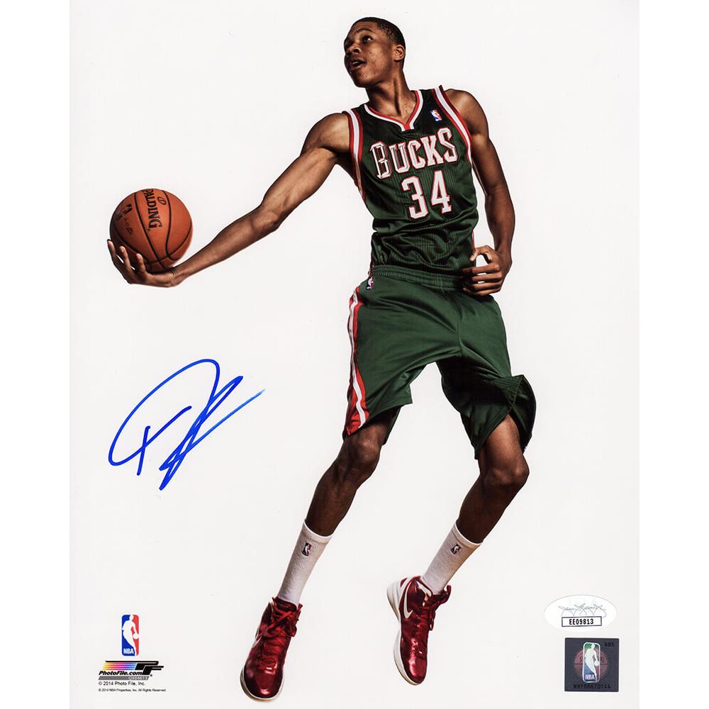 Schwartz Sports Giannis Antetokounmpo Signed Milwaukee Bucks Green Jersey Holding Basketball Pose 8x10 Photo - (JSA)ANT08P202