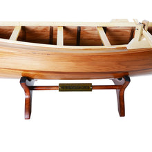 old-modern-peterborough-canoe-b016