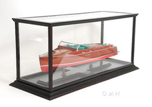 P020-DISPLAY-CASE-FOR-SPEED-BOAT-L04
