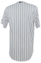 Schwartz Sports 2005 Chicago White Sox Team Signed Chicago White Sox White Pinstripe Majestic Replica Baseball Jersey (18 Signatures) WHIJRY100