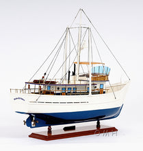 Old Modern Dickie Walker Boat Model B039