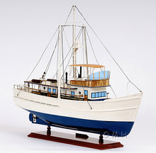 Old Modern Dickie Walker Boat Model B039