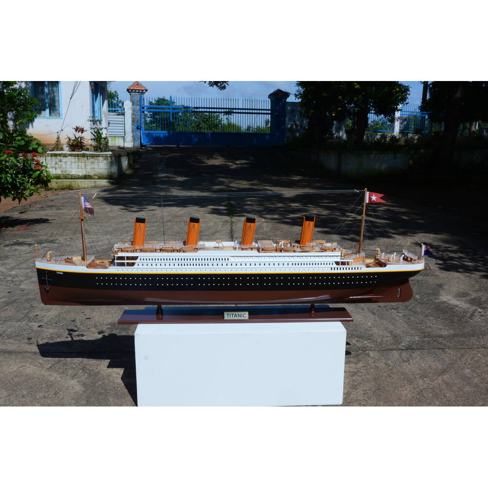 Titanic Painted XXL Exclusive Edition Cruiseship Model - C126 - Old Modern