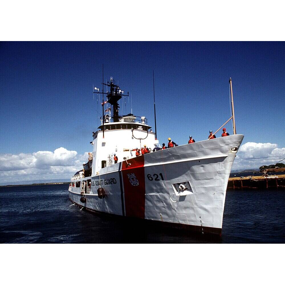 USCGC Valiant WMEC-621 36 Inches L Ship Model - CM274 - Old Modern