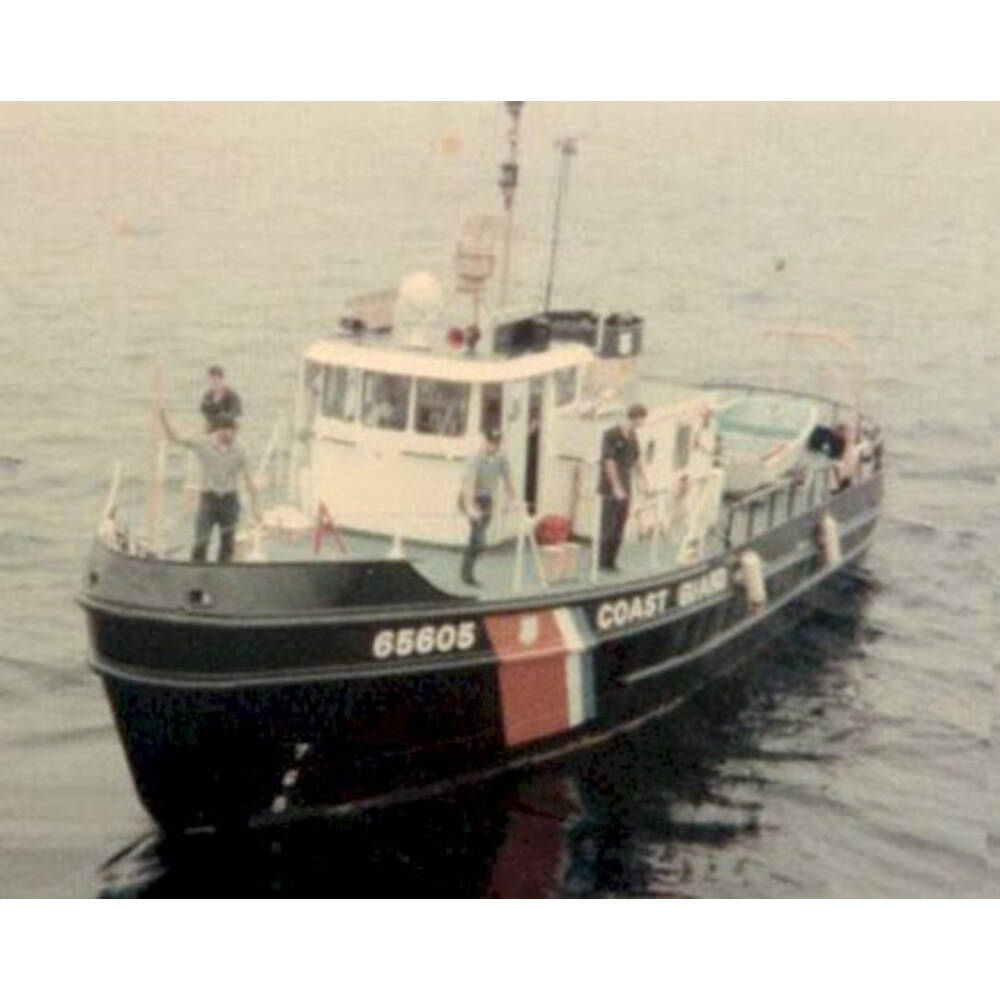 USCGC Towline (WYTL-65605)  36 Inches L Ship Model - CM288 - Old Modern