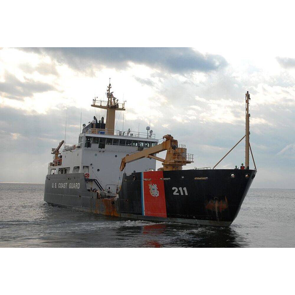 USCGC Oak (WLB-211)  36 Inches L Ship Model - CM309 - Old Modern