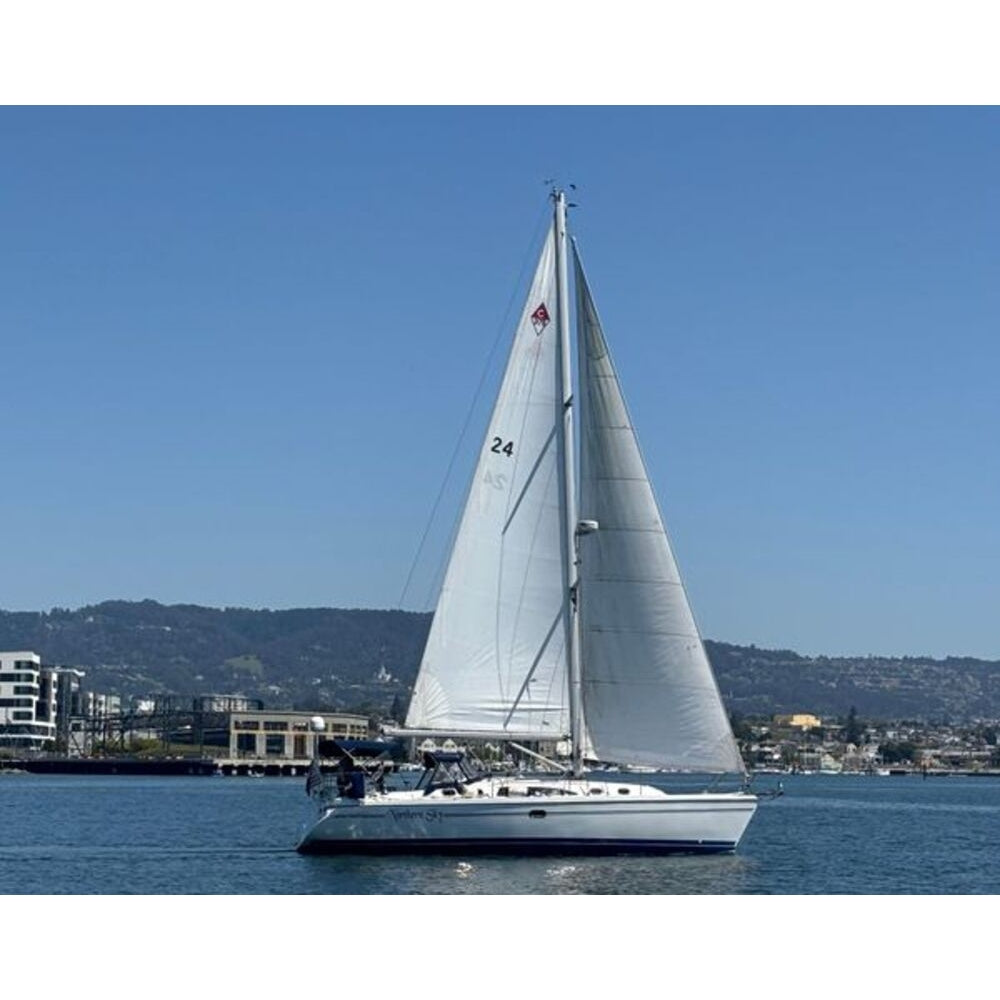American Catalina 375 (Catalina Series) 36 Inches Ship Model - CM490 - Old Modern