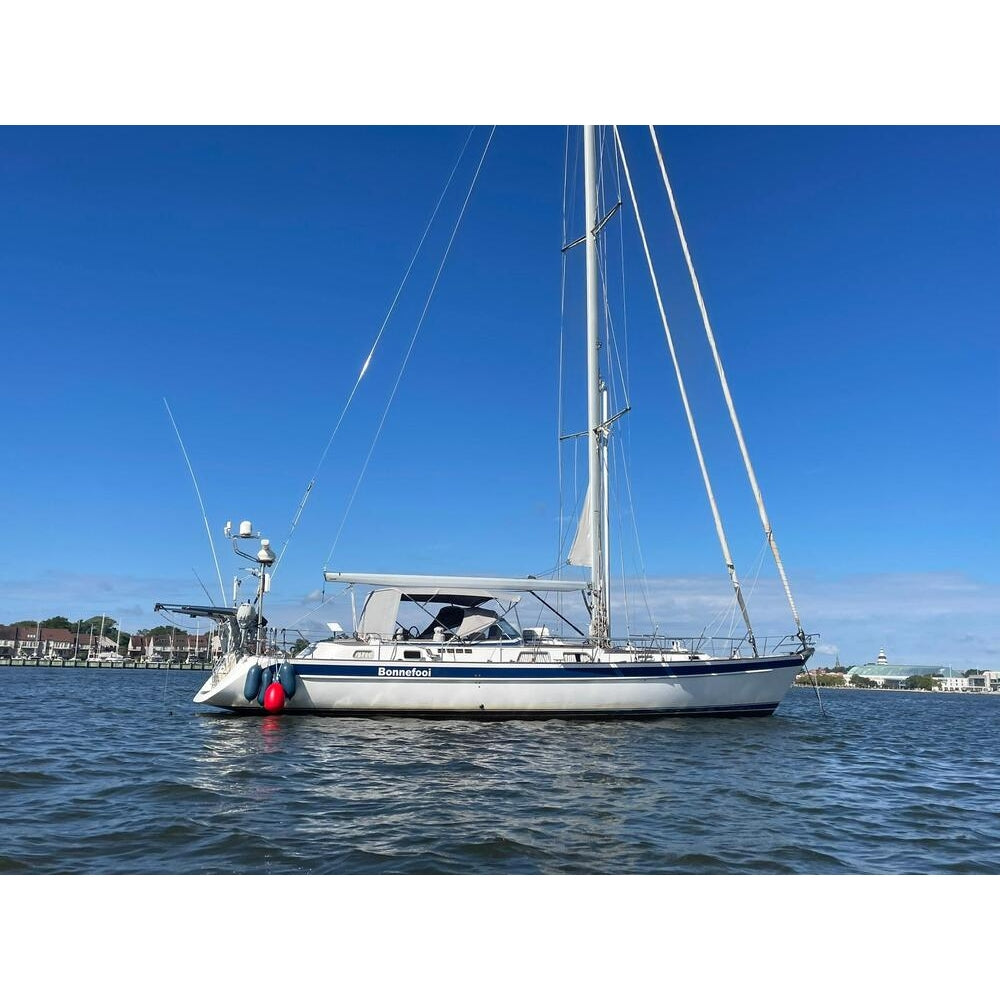 Swedish Hallberg-Rassy 62 (HR Series) 36 Inches Ship Model - CM506 - Old Modern