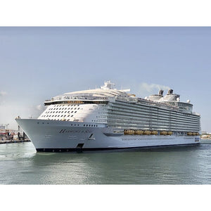 American Harmony of the Seas (Oasis Class) &#8211; Royal Caribbean 36 Inches Ship Model - CM514 - Old Modern