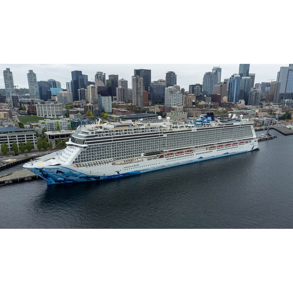 American Norwegian Bliss (Breakaway Plus Class) – Norwegian Cruise Line 36 Inches Ship Model - CM524 - Old Modern