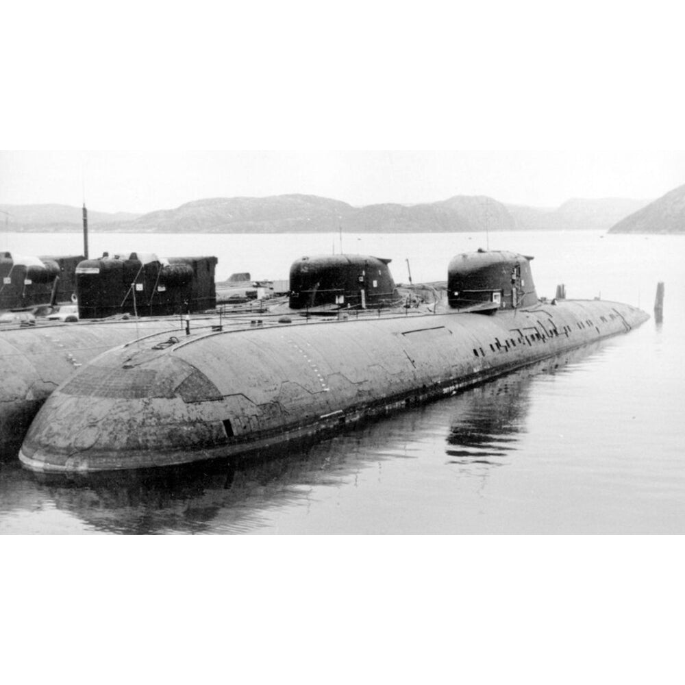 Russian K-141 Kursk Oscar II-Class Submarine (Project 949A) 36 Inches Model - CM551 - Old Modern