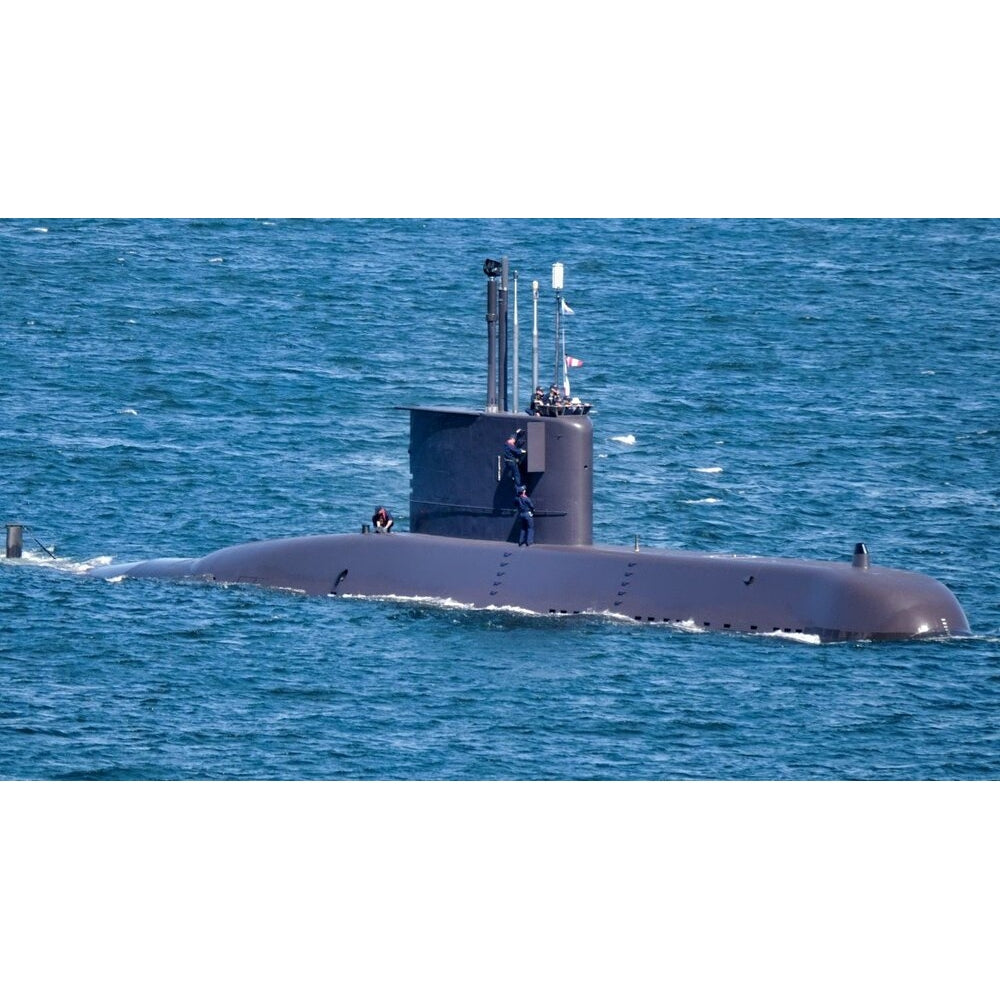 German Type 209 Submarine (U-Boot Klasse 209) 36 Inches Model - CM564 - Old Modern