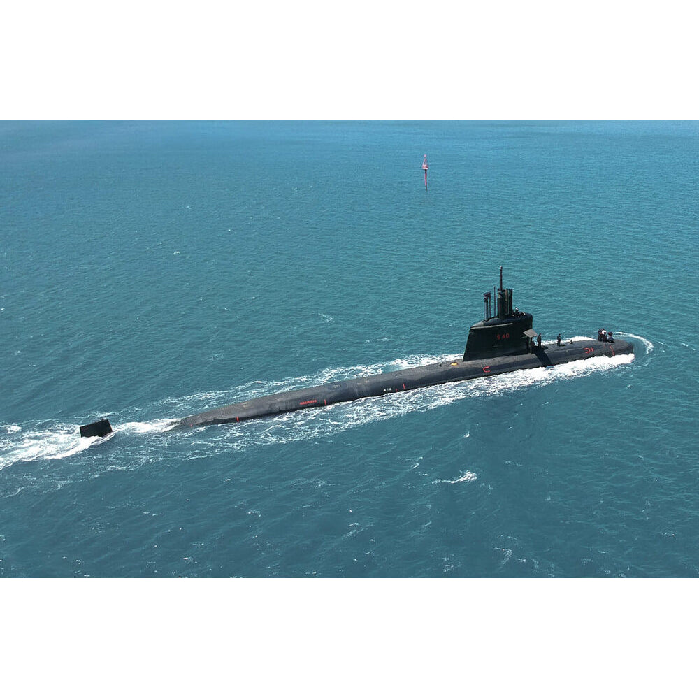 Brazilian Riachuelo Submarine (S40) 36 Inches Model - CM571 - Old Modern