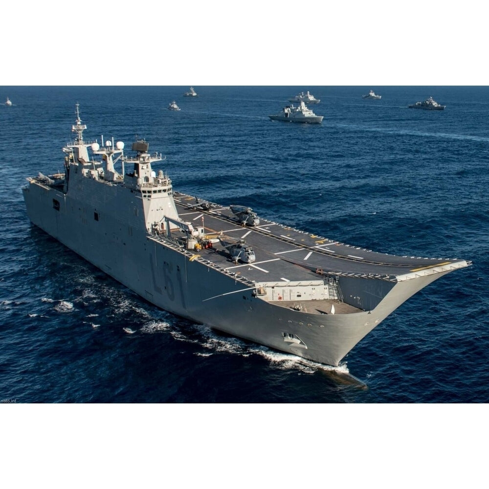 Spanish Juan Carlos I Amphibious Assault Ship (Hull No: L-61) 36 Inches Model - CM612 - Old Modern