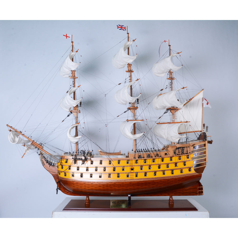 HMS Victory Painted XLarge Fleet Admiral Line | Fully Assembled - T186 - Old Modern