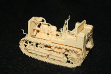 Commander Models US 5-Ton Artillery Tractor Model 1917 1/35 Scale 1-046