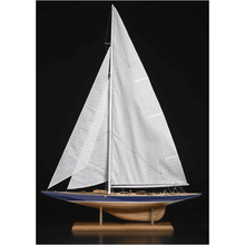 AMATI Endeavour (1-50) Special Edition, Ready made Hull by Amati - AM1700/85