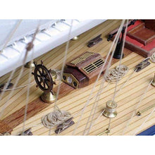 AMATI Endeavour (1-50) Special Edition, Ready made Hull by Amati - AM1700/85