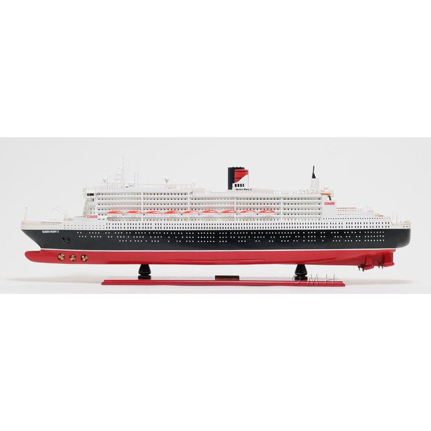Old Modern Queen Mary II L C028