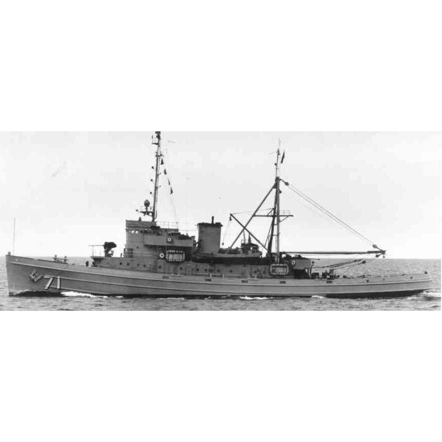 Iron Shipwrights USS Apache ATF 67 (Oceangoing tug) 1/350 Scale Resin Model Ship Kit 4-059