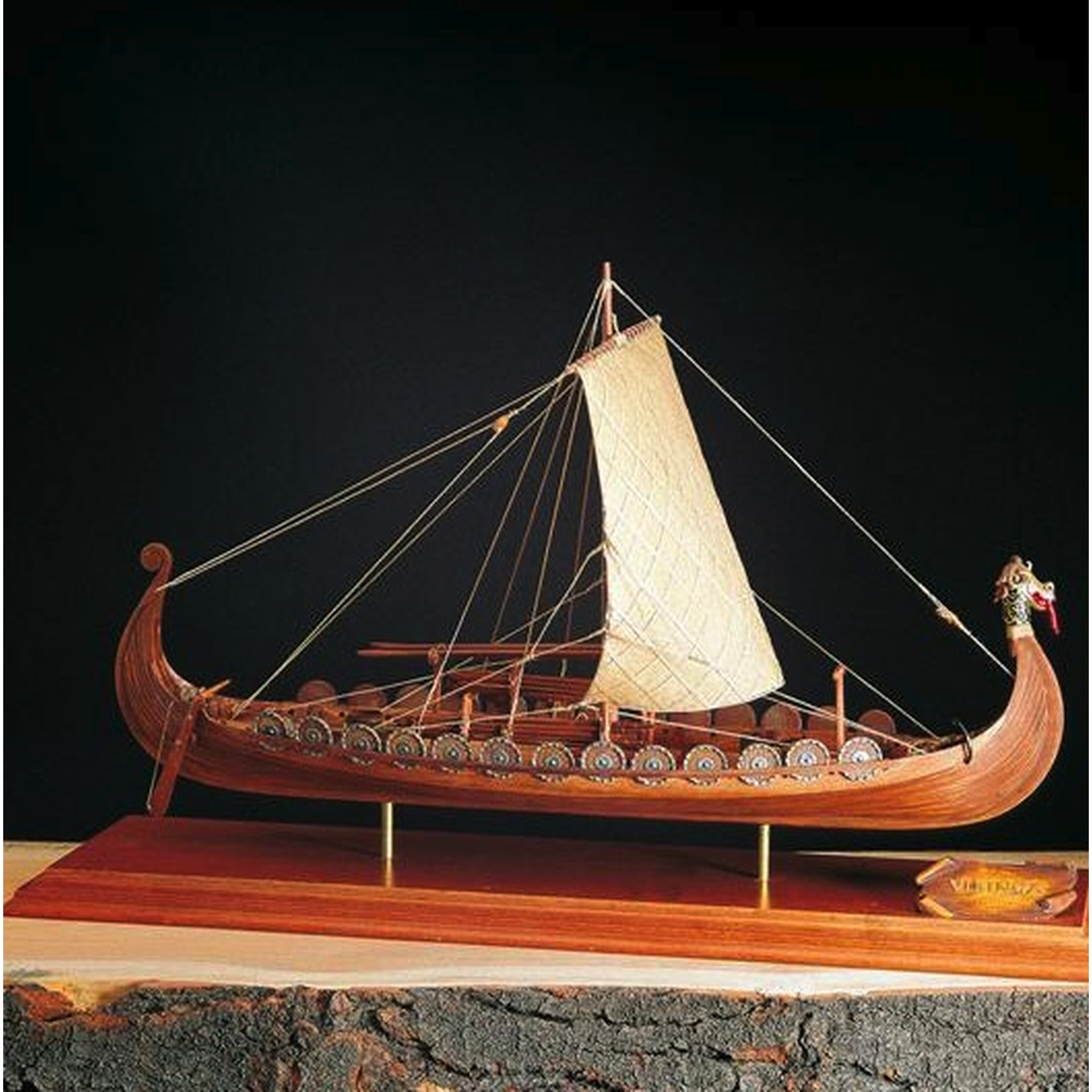 DRAKKAR VIKING - Maquette de Bateau Déjà Montée - Mistral Maquettes DRAKKAR VIKING - Maquette de Bateau Déjà Montée - Mistral Maquettes