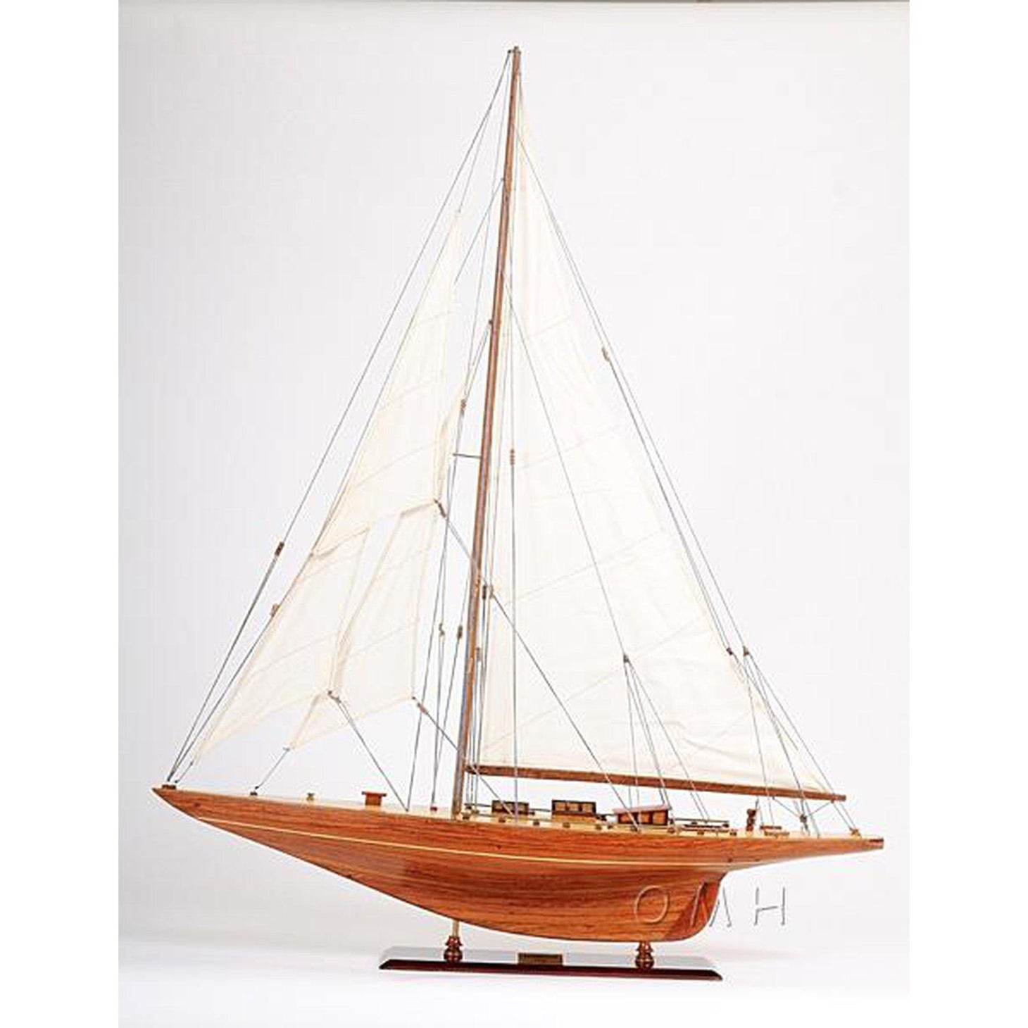 Old Modern Shamrock Yacht L Y044