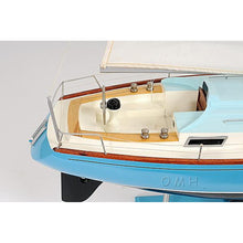 Old Modern Bristol Yacht Y096